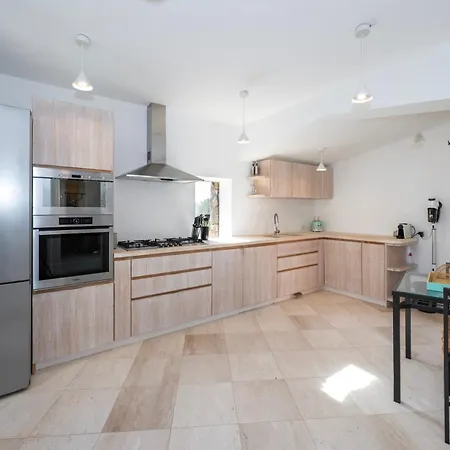 Lighthouse 6 - * 切尔沃港